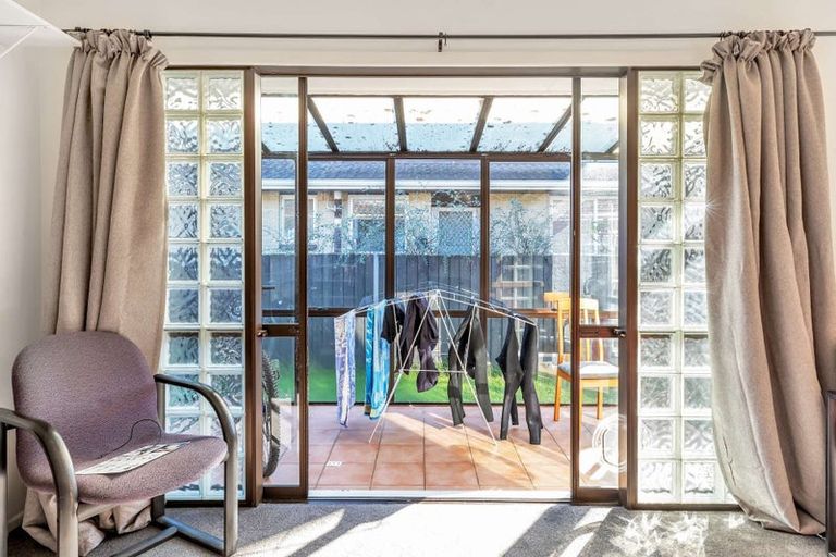 Photo of property in 1/185 Queenspark Drive, Parklands, Christchurch, 8083