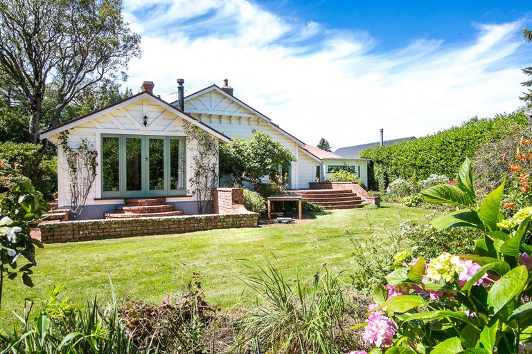 Photo of property in 5 Three Mile Hill Road, Halfway Bush, Dunedin, 9010