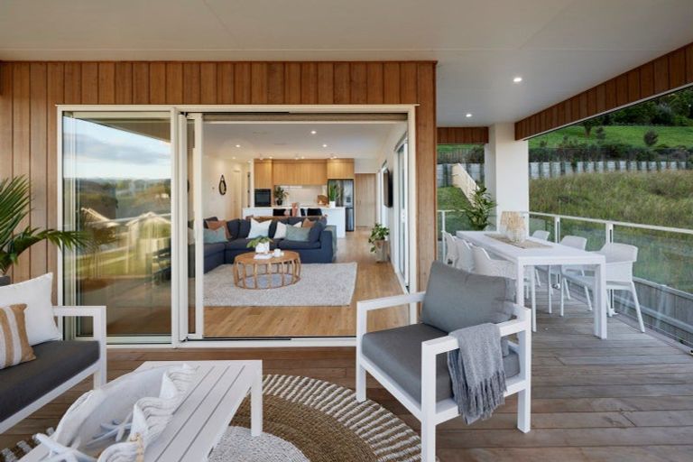 Photo of property in 45 Lakeside Terrace, Omokoroa, 3114