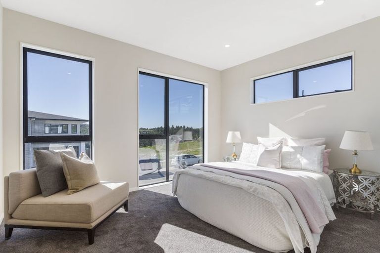 Photo of property in 32 Grand Ridge Avenue, Flat Bush, Auckland, 2019