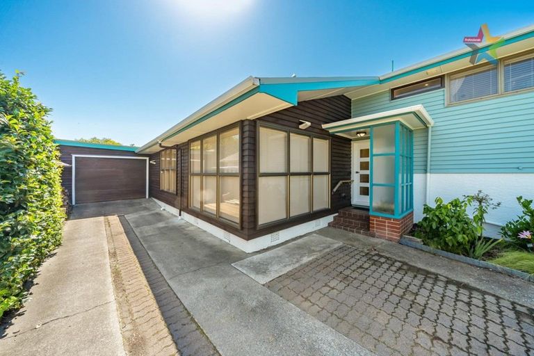Photo of property in 27 Holyoake Crescent, Avalon, Lower Hutt, 5011