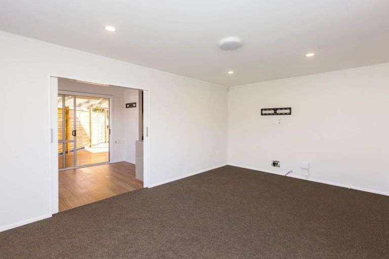 Photo of property in 16 Seattle Grove, Totara Park, Upper Hutt, 5018
