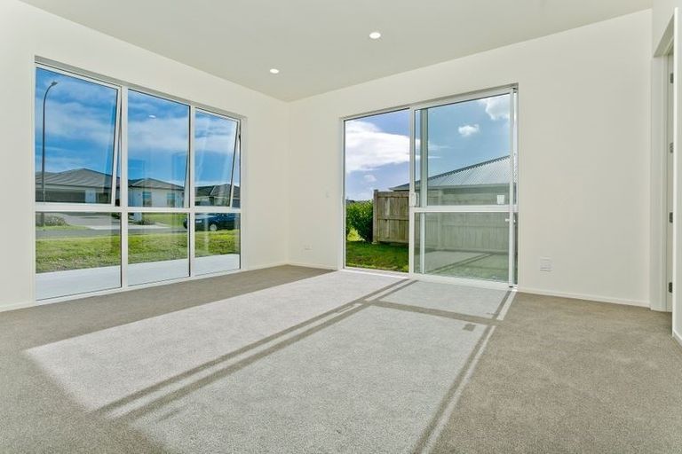 Photo of property in 94 Pohutukawa Parade, Riverhead, 0820