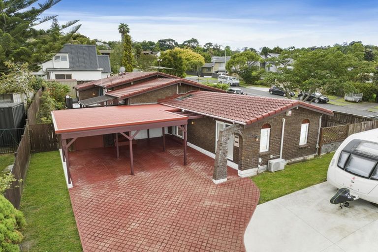 Photo of property in 103 Stapleford Crescent, Browns Bay, Auckland, 0630