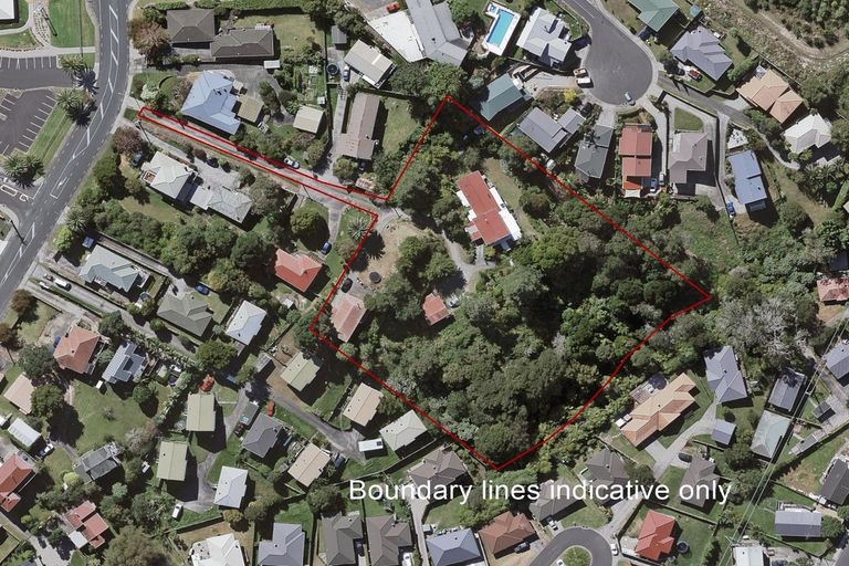 Photo of property in 92 Lincoln Park Avenue, Massey, Auckland, 0614