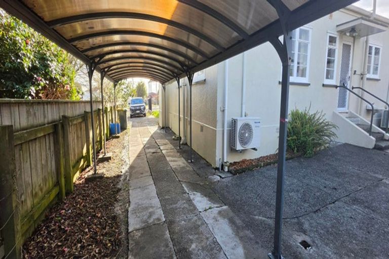 Photo of property in 98/98a Weraroa Road, Levin, 5510