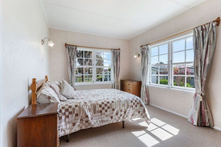 Photo of property in 16 Hogg Crescent, Masterton, 5810