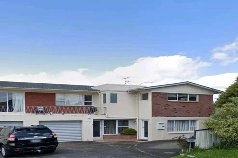 Photo of property in 1/369 East Coast Road, Mairangi Bay, Auckland, 0630