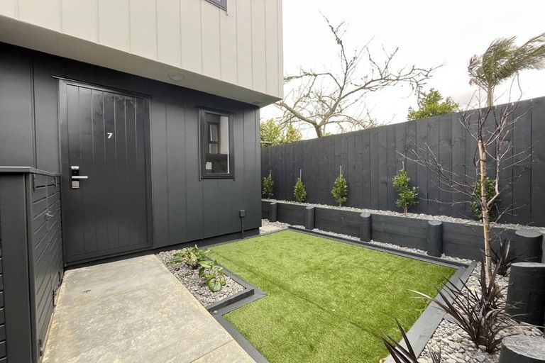 Photo of property in 7/131 Lancaster Road, Beach Haven, Auckland, 0626