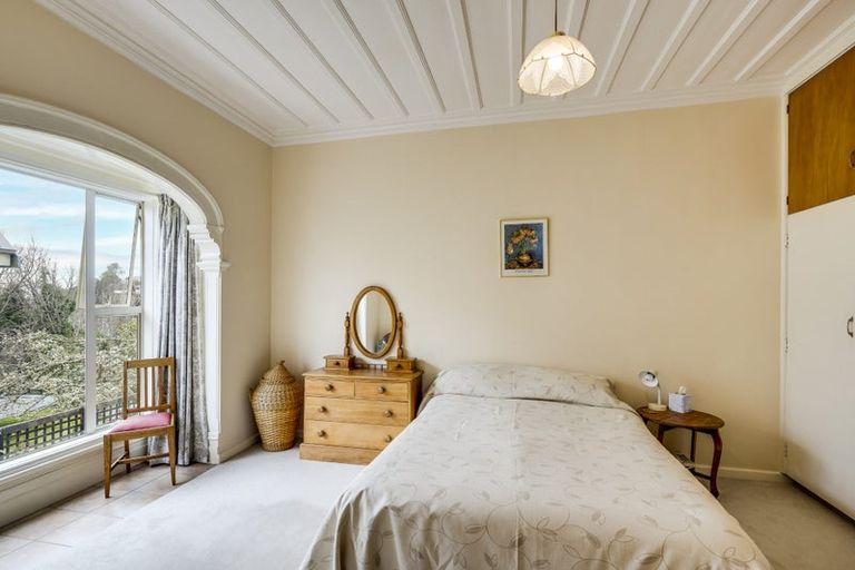 Photo of property in 13 Roslyn Road, Bluff Hill, Napier, 4110