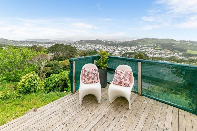 Photo of property in 90 Farnham Street, Mornington, Wellington, 6021