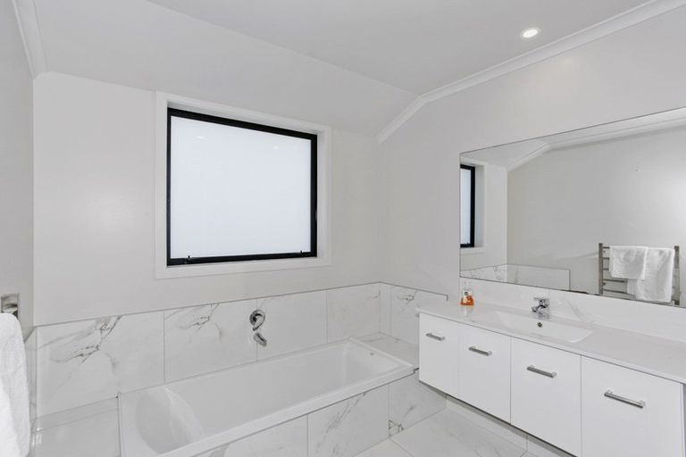 Photo of property in 9 Coach Road, Kingseat, Papakura, 2580