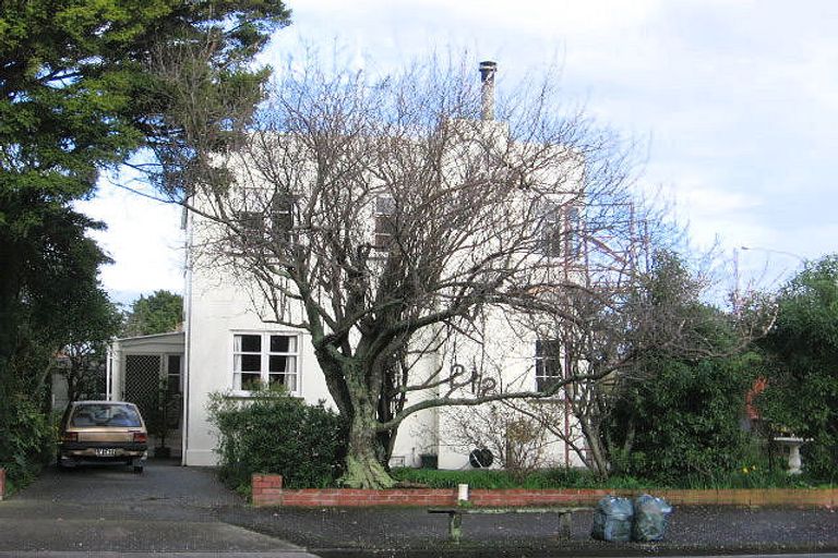 Photo of property in 212 Victoria Avenue, Hokowhitu, Palmerston North, 4410