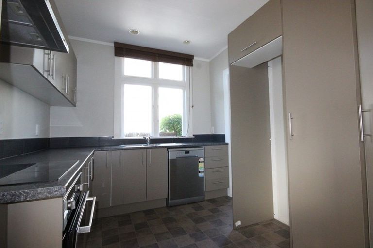 Photo of property in 11 Milverton Avenue, Hokowhitu, Palmerston North, 4410