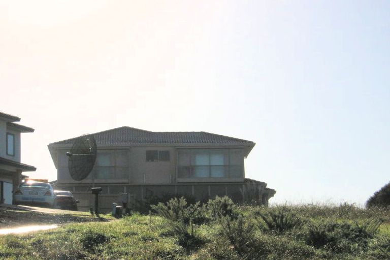 Photo of property in 19 Fairchild Avenue, Goodwood Heights, Auckland, 2105