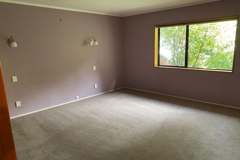 Photo of property in 43 Greenvalley Rise, Glenfield, Auckland, 0629