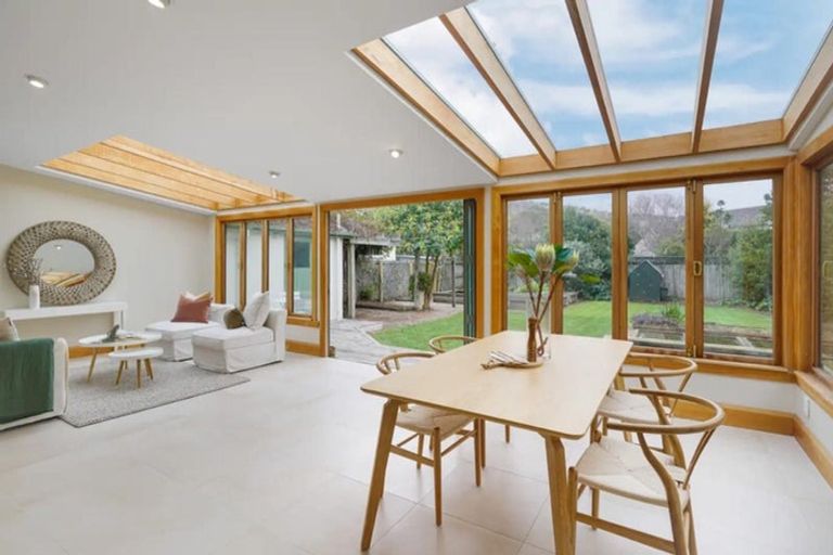 Photo of property in 4 Cliff Street, Moncks Bay, Christchurch, 8081