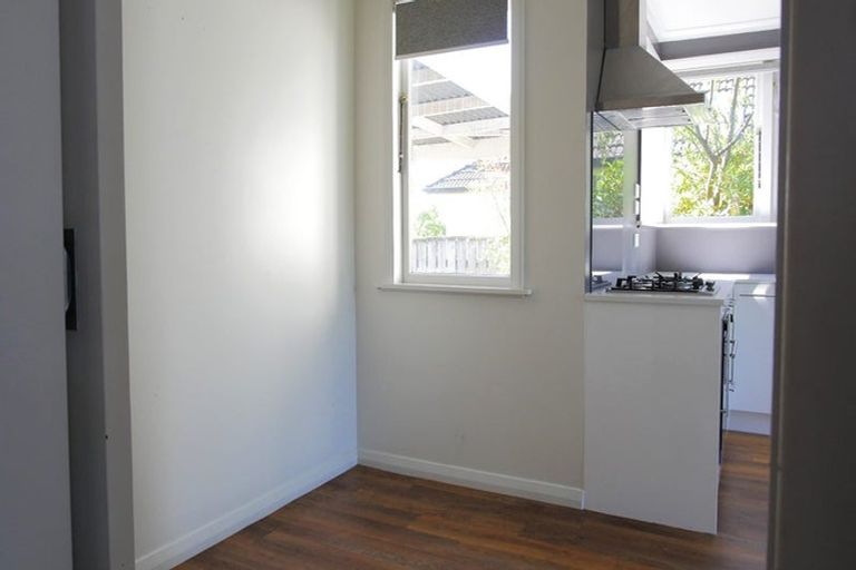 Photo of property in 24 Manchester Street, Takaro, Palmerston North, 4412