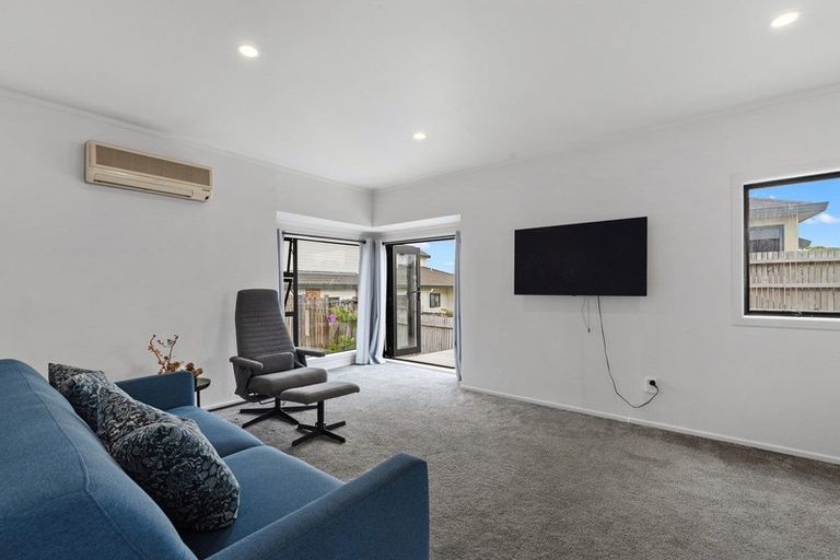 Photo of property in 82 Browns Bay Road, Rothesay Bay, Auckland, 0630