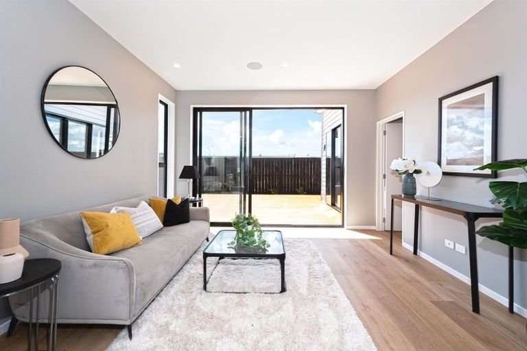 Photo of property in 15 Landing Path Drive, Hobsonville, Auckland, 0616