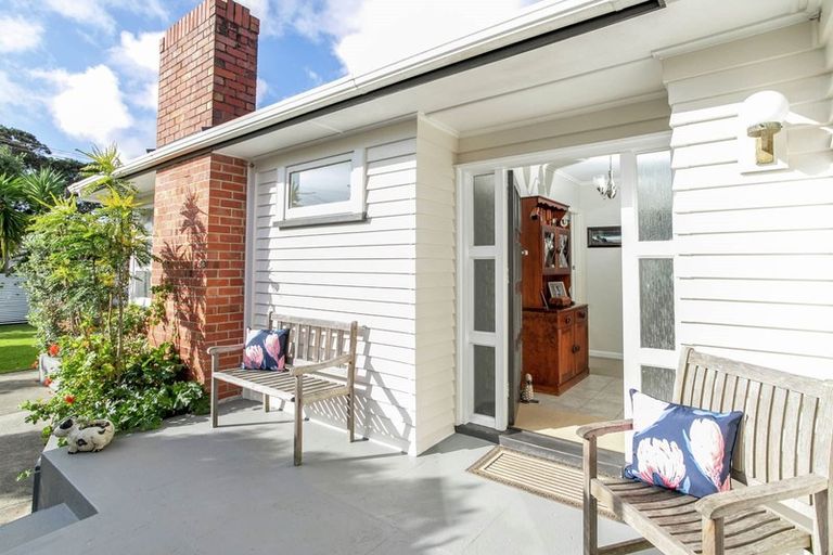 Photo of property in 18 Riverlea Avenue, Pakuranga, Auckland, 2010