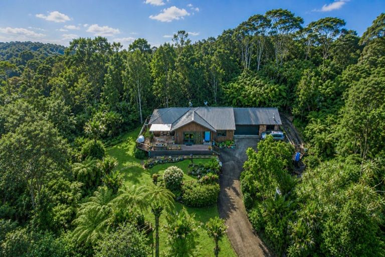 Photo of property in 125 Stoney Creek Drive, Waitakere, Henderson, 0782