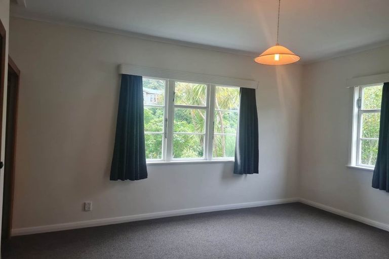 Photo of property in 12 Wavell Street, Karori, Wellington, 6012