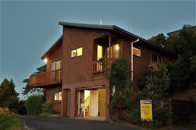 Photo of property in 26 Bay View Road, Cable Bay, 0420