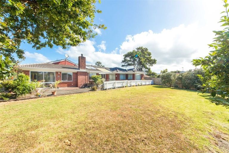 Photo of property in 74 Millbrook Road, Henderson, Auckland, 0612