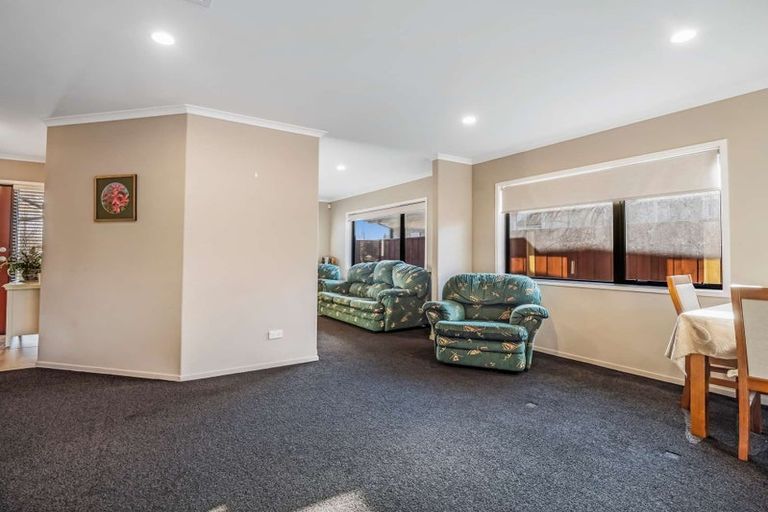 Photo of property in 33 Faringdon Boulevard, Rolleston, 7615