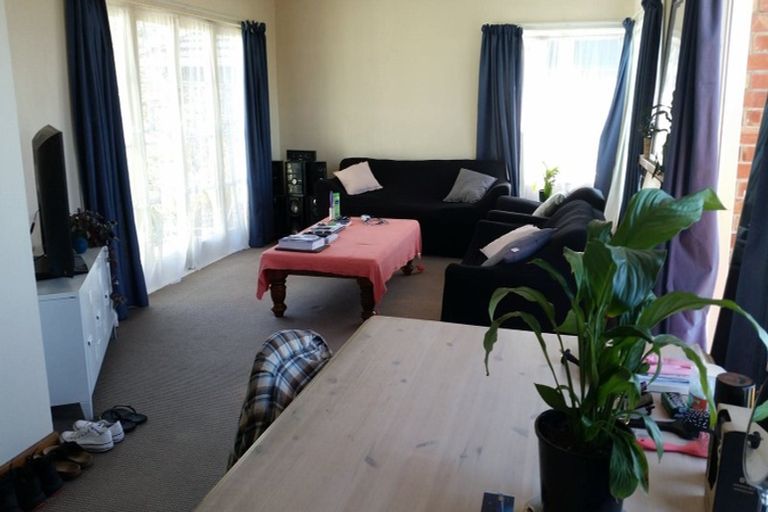 Photo of property in 82 Ocean View Road, Northcote, Auckland, 0627