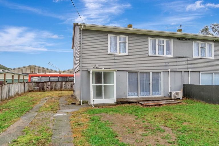 Photo of property in 8 Eldon Grove, Taita, Lower Hutt, 5019