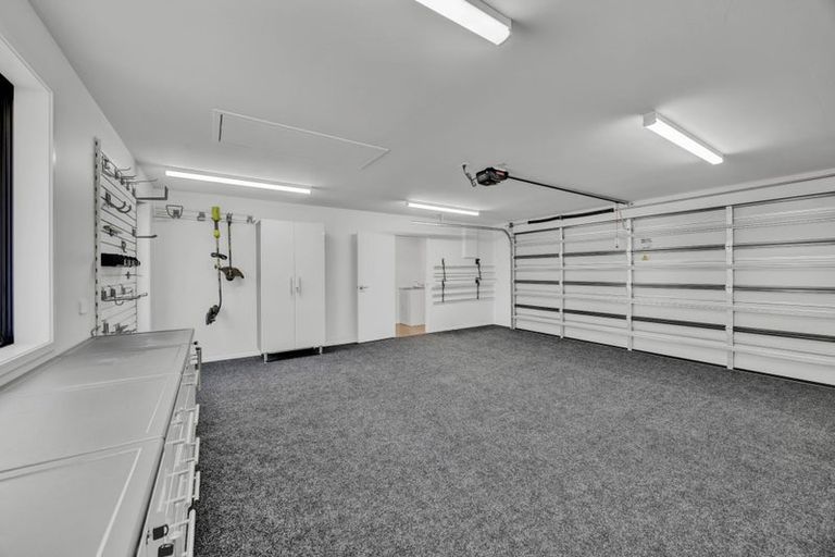Photo of property in 5 Aheahea Way, Hurworth, New Plymouth, 4310