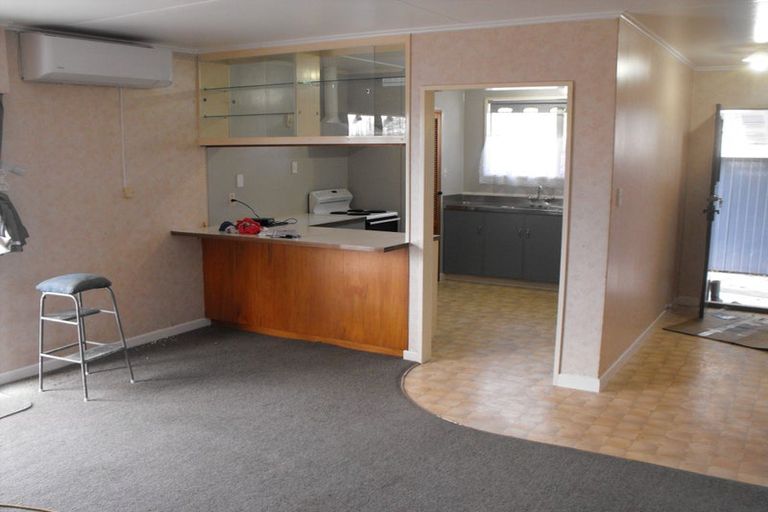 Photo of property in 42 Kimberley Grove, Westbrook, Palmerston North, 4412