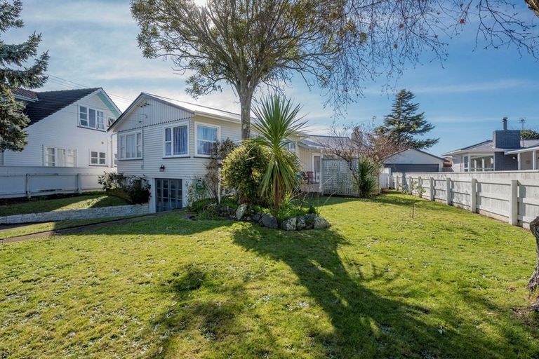 Photo of property in 12 Duke Street, Levin, 5510