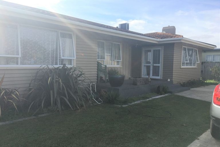 Photo of property in 8 Dover Road, St Andrews, Hamilton, 3200