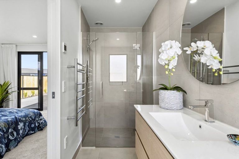 Photo of property in 14 Moonstone Street, Albert Town, Wanaka, 9305