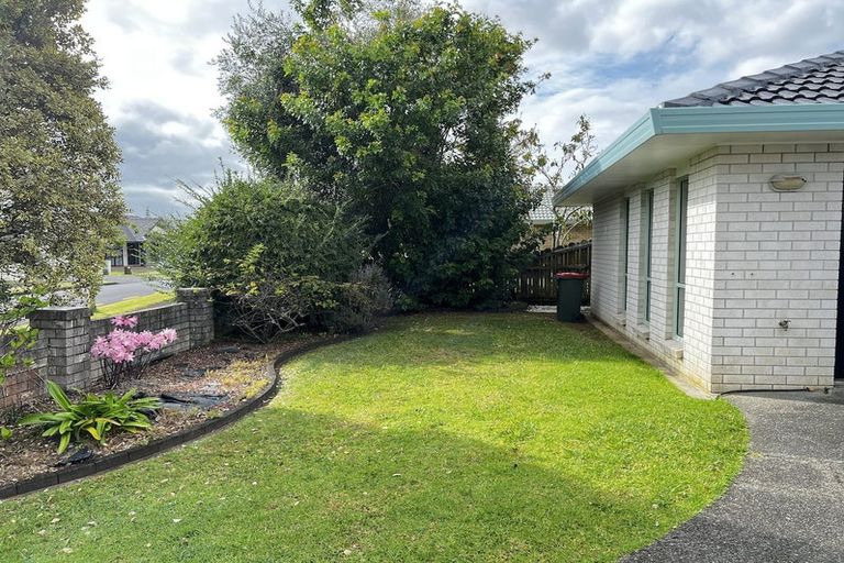 Photo of property in 8 Amadeus Place, Northpark, Auckland, 2013