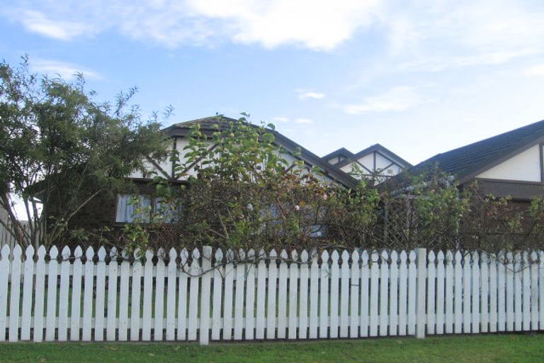 Photo of property in 42 Tweed Road, Papakowhai, Porirua, 5024