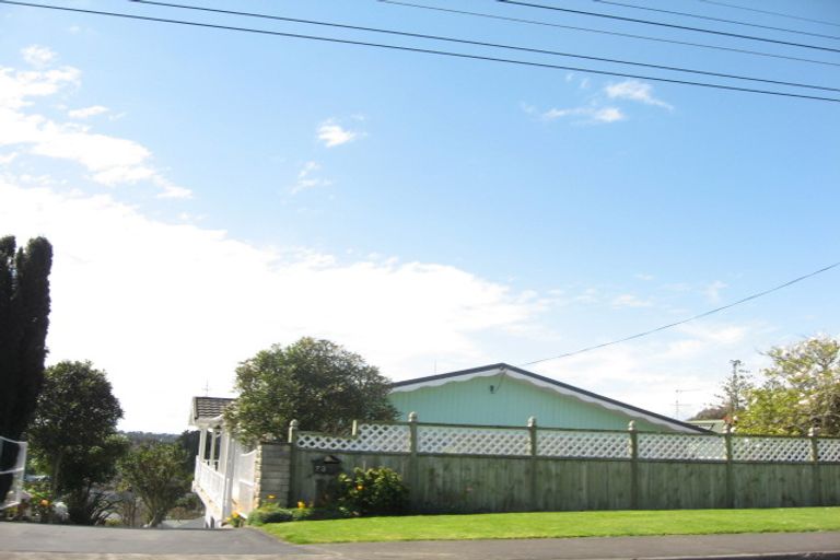 Photo of property in 73 Queens Road, Glen Avon, New Plymouth, 4312