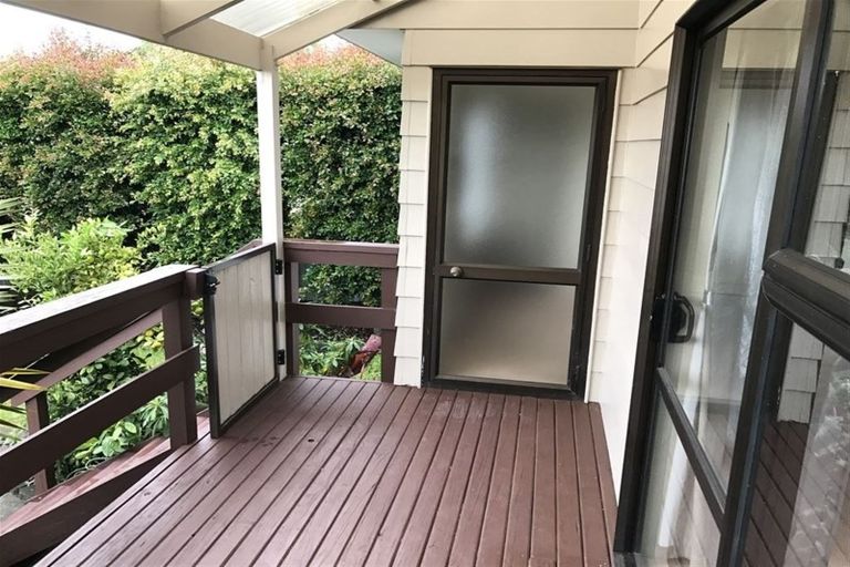 Photo of property in 8a Croydon Road, New Lynn, Auckland, 0600