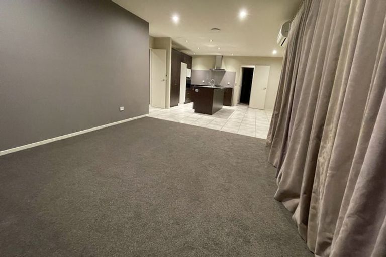 Photo of property in 5 Alvre Place, Flat Bush, Auckland, 2016