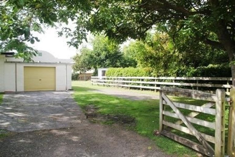 Photo of property in 77 Lewis Road, Karaka, Papakura, 2580