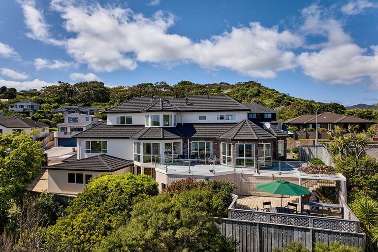 Photo of property in 4 Tombane Terrace, Papakowhai, Porirua, 5024