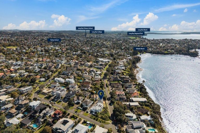 Photo of property in 2/14 Clifton Road, Waiake, Auckland, 0630