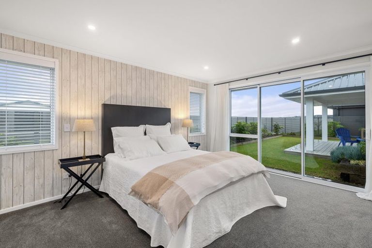 Photo of property in 26 Maturiki Drive, One Tree Point, 0118