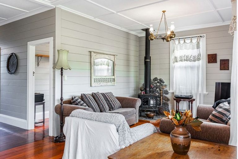 Photo of property in 70 Mahana Road, Waimauku, 0881