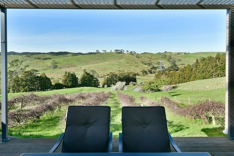 Photo of property in 128 Spur Road, Stillwater, Silverdale, 0993