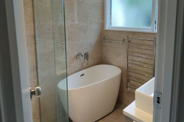 Photo of property in 3 Trust Place, Sunnyhills, Auckland, 2010