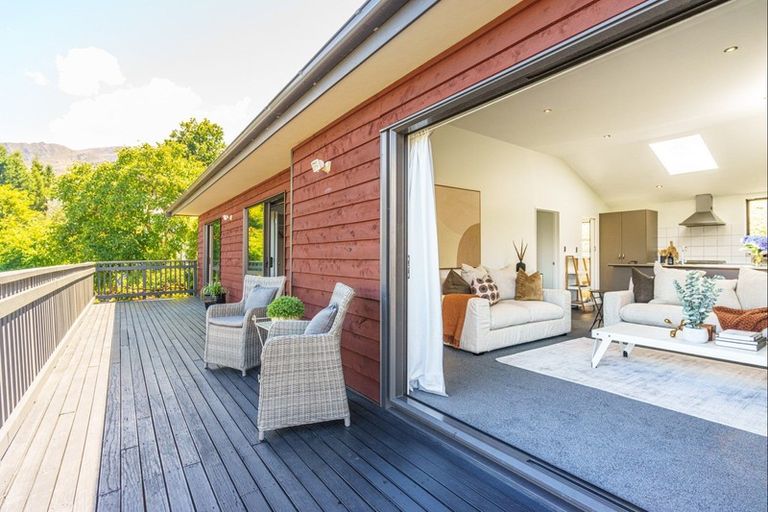 Photo of property in 3a Mcdonnell Road, Arrowtown, 9302